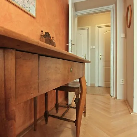1 Bed Flat - Sleeps 2 - Wifi Praha